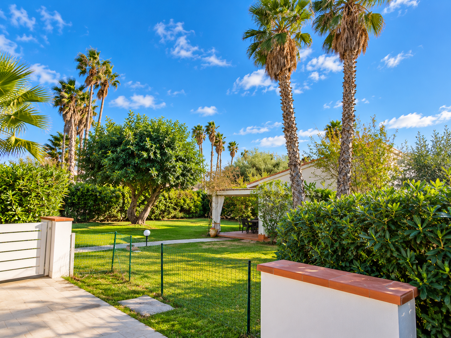 Private garden and exterior of Casa Vacanze Sicily